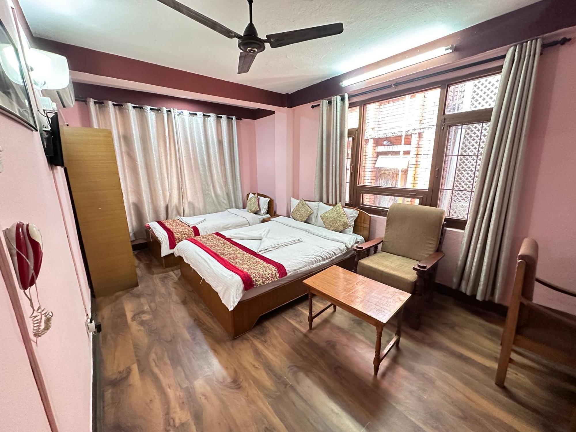 Hotel Green Orchid Катманду Экстерьер фото