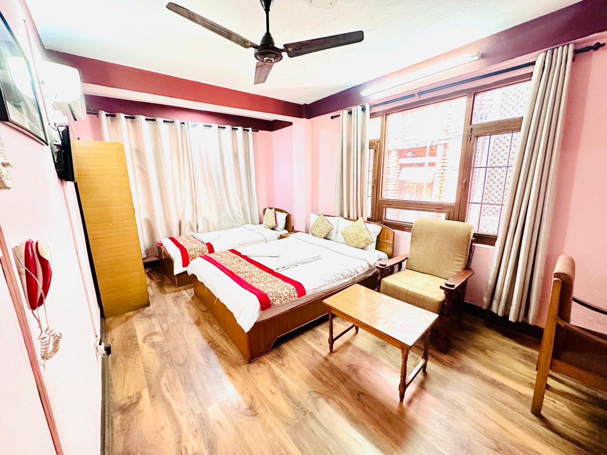 Hotel Green Orchid Катманду Экстерьер фото