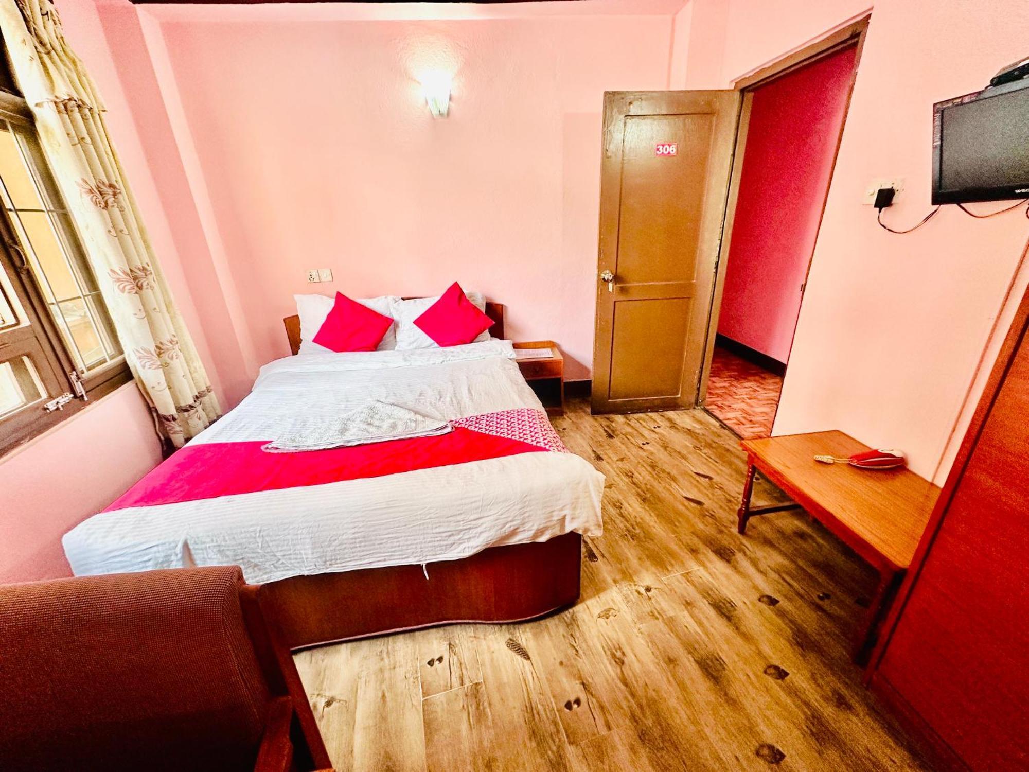 Hotel Green Orchid Катманду Экстерьер фото