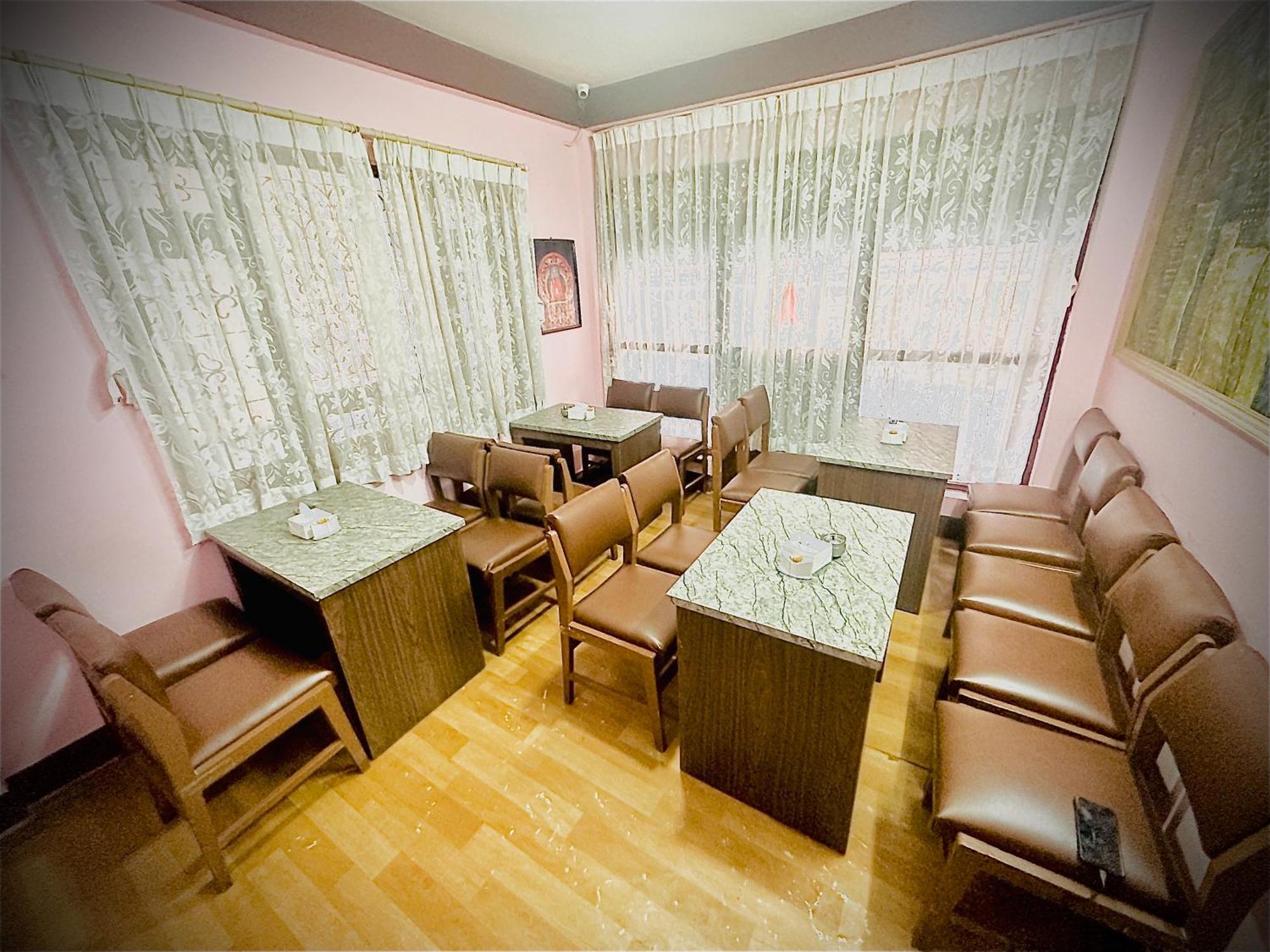 Hotel Green Orchid Катманду Экстерьер фото