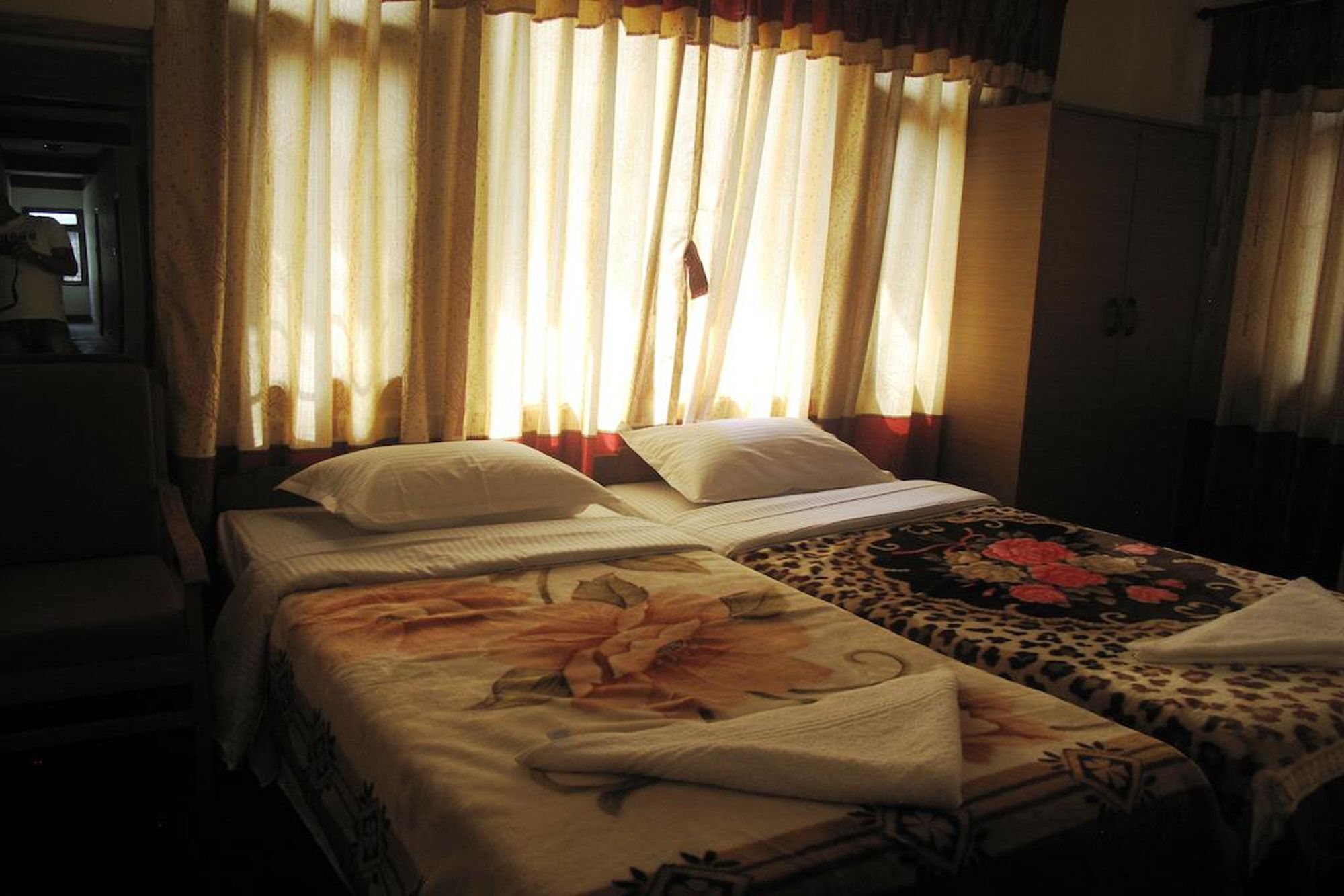 Hotel Green Orchid Катманду Экстерьер фото