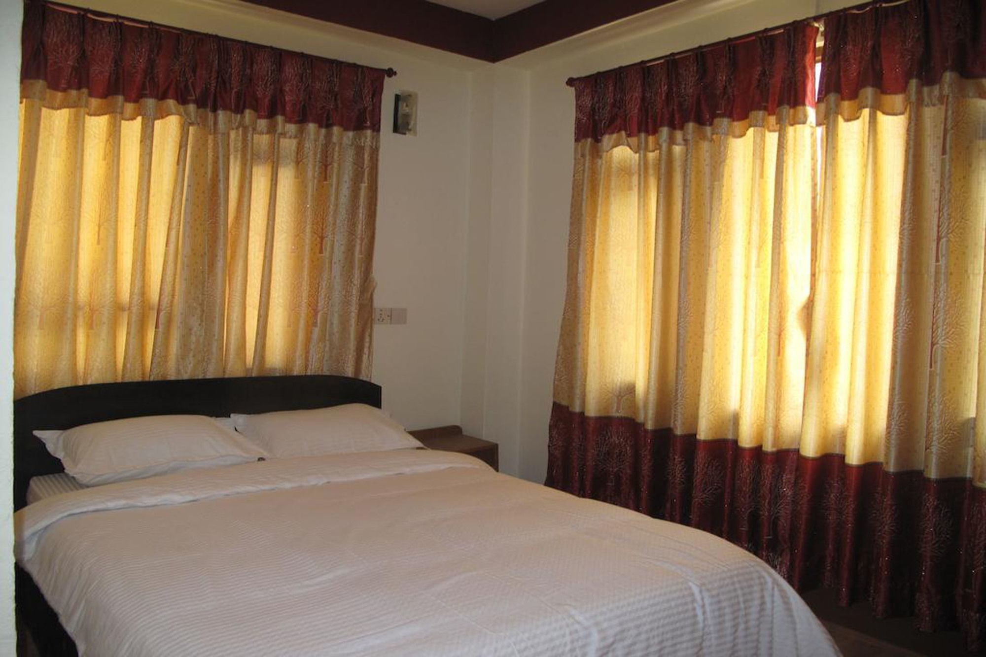 Hotel Green Orchid Катманду Экстерьер фото